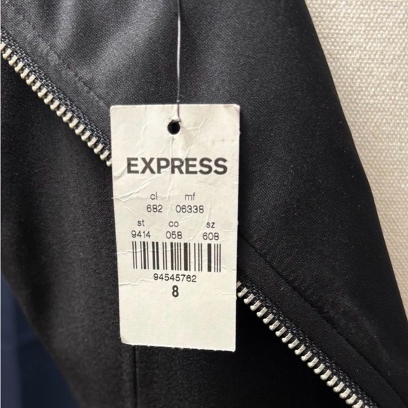NWT Express Crew Neck Cap Sleeve Back Zipper Midi Sheath Dress Black Size 8 - Picture 9 of 10